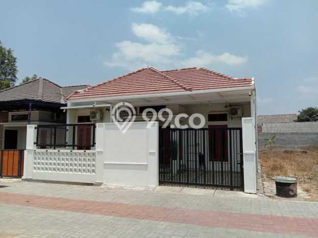 For Sale Rumah 3 Kamar Lokasi Ideal Bagus dan Strategis di Kasihan For Sale Rumah 3 Kamar Lokasi Ideal Bagus dan Strategis di Kasihan