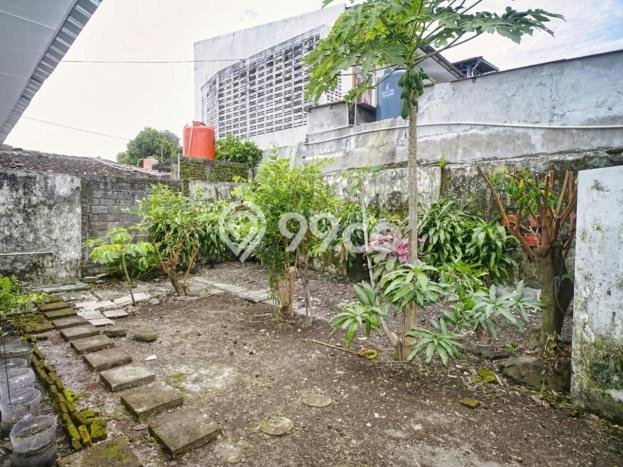 Rumah Mewah Siap Huni LT 402m2 di Depok, Sleman Rumah Mewah Siap Huni LT 402m2 di Depok, Sleman