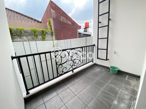 For Sale Rumah Elit Exclusive di Duren Sawit, Jakarta Timur For Sale Rumah Elit Exclusive di Duren Sawit, Jakarta Timur