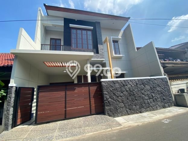 Rumah Akses Mudah area Pulo Asem, Jakarta Timur, LT 135m² Bangunan 200m² Rumah Akses Mudah area Pulo Asem, Jakarta Timur, LT 135m² Bangunan 200m²