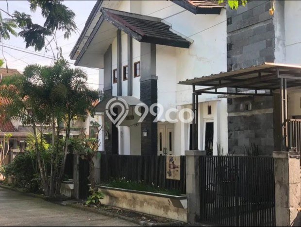 Rumah Luas Asri 5 KT Siap Pakai di Buah Batu Bandung Rumah Luas Asri 5 KT Siap Pakai di Buah Batu Bandung