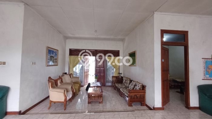 Rumah Terawat kawasan Buah Batu, Bandung, LT 440m2m² LB 260m2m² DIJUAL CEPAT! Rumah Terawat kawasan Buah Batu, Bandung, LT 440m2m² LB 260m2m² DIJUAL CEPAT!