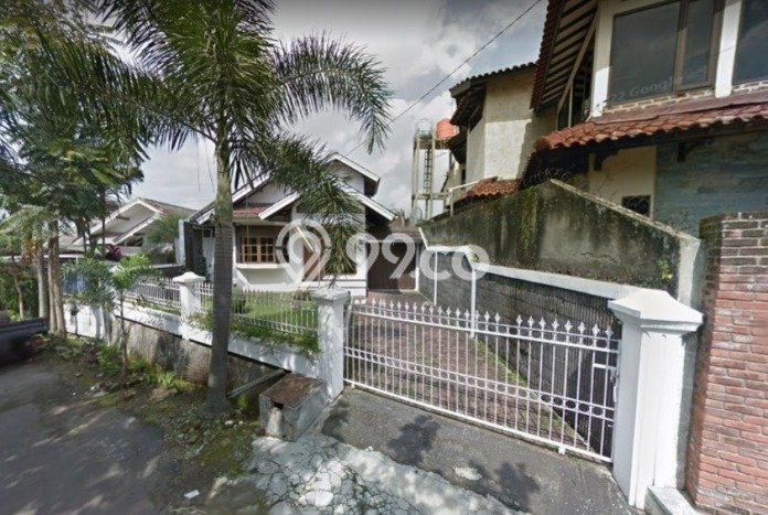 Rumah 4 Kamar Akses Transportasi Umum di Gunung Batu, Bandung Rumah 4 Kamar Akses Transportasi Umum di Gunung Batu, Bandung