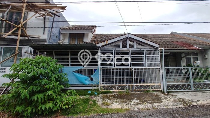 Dijual Cepat Rumah Bagus Siap Huni LB 125m2 di Cimahi Tengah, Cimahi Dijual Cepat Rumah Bagus Siap Huni LB 125m2 di Cimahi Tengah, Cimahi