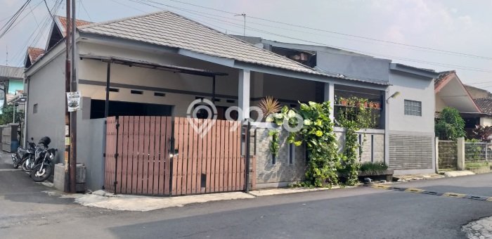Rumah Strategis Minimalis Lb 180m2 di Cimahi Selatan, Cimahi Rumah Strategis Minimalis Lb 180m2 di Cimahi Selatan, Cimahi