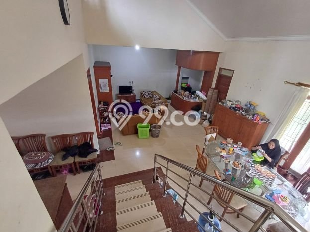 Rumah Lokasi Strategis di Margacinta, Bandung, Luas 210m2m² LB 220m2m² Rumah Lokasi Strategis di Margacinta, Bandung, Luas 210m2m² LB 220m2m²