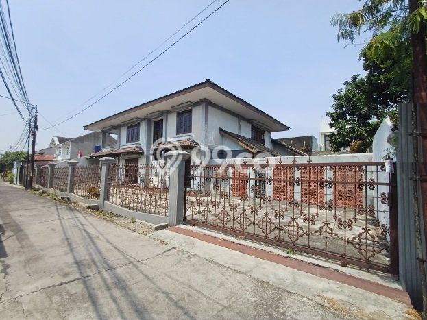 LOKASI PREMIUM! Rumah Berkembang di Terusan Buah Batu, Luas 598m2m² LB 484m2m² LOKASI PREMIUM! Rumah Berkembang di Terusan Buah Batu, Luas 598m2m² LB 484m2m²