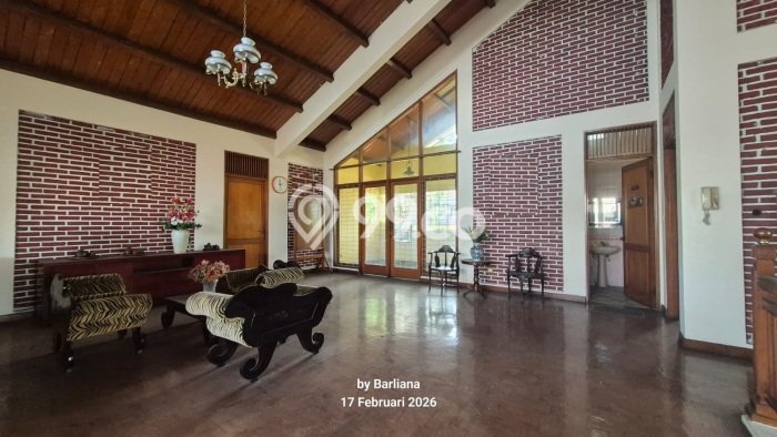 Jual Rumah Luas Megah Dengan View Eksklusif di Tubagus Ismail, Bandung Jual Rumah Luas Megah Dengan View Eksklusif di Tubagus Ismail, Bandung