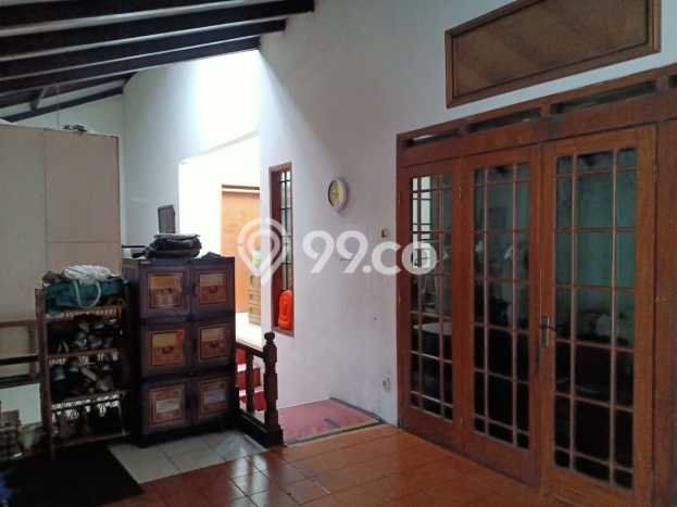 Rumah Elit Modern Tanpa Renovasi di Surya Sumantri Bandung Rumah Elit Modern Tanpa Renovasi di Surya Sumantri Bandung