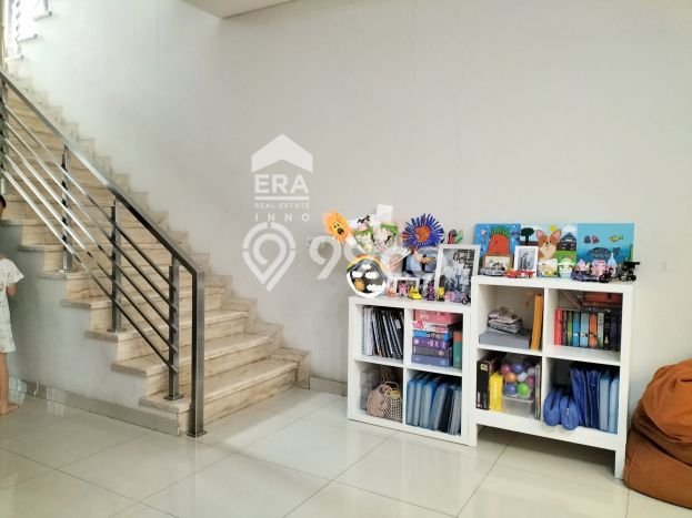 Rumah Luxury Modern Tanpa Renovasi di Singgasana Bandung Rumah Luxury Modern Tanpa Renovasi di Singgasana Bandung