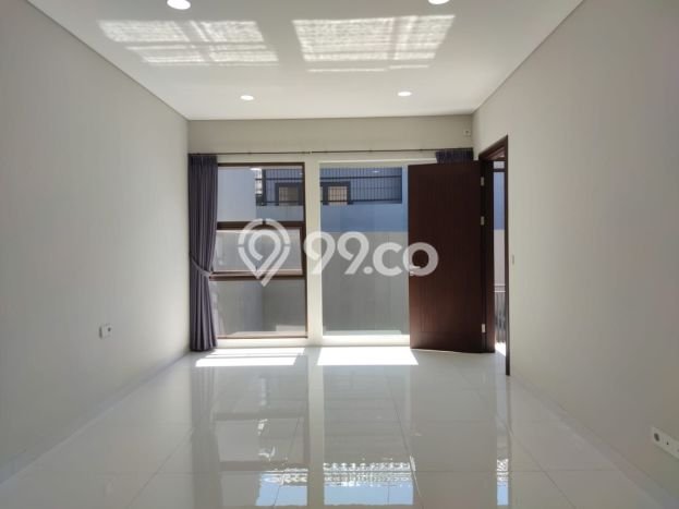 Rumah Strategis dengan 3 Kamar Tidur dan 4 Kamar Mandi di Kawasan Batununggal, Bandung Rumah Strategis dengan 3 Kamar Tidur dan 4 Kamar Mandi di Kawasan Batununggal, Bandung