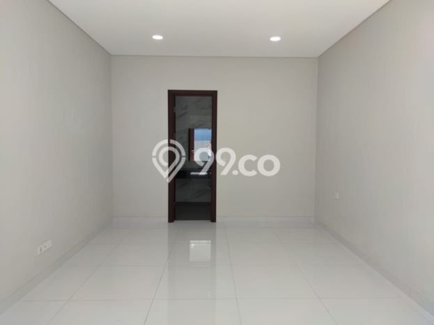 Rumah Strategis dengan 3 Kamar Tidur dan 4 Kamar Mandi di Kawasan Batununggal, Bandung Rumah Strategis dengan 3 Kamar Tidur dan 4 Kamar Mandi di Kawasan Batununggal, Bandung