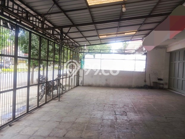 Ruko bagus disewakan di Regol Bandung dengan LB 165m2 harga sewa terbaik Ruko bagus disewakan di Regol Bandung dengan LB 165m2 harga sewa terbaik