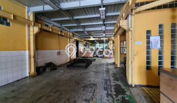 Komersial Dijual di Andir LT 700m2, LB 1200m2 Solusi Investasi Cerdas Komersial Dijual di Andir LT 700m2, LB 1200m2 Solusi Investasi Cerdas