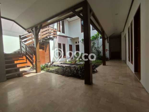 RARE UNIT! Rumah di Talaga Bodas, 4 KM, Pemandangan Kota, LT 400m² LB 350m² RARE UNIT! Rumah di Talaga Bodas, 4 KM, Pemandangan Kota, LT 400m² LB 350m²