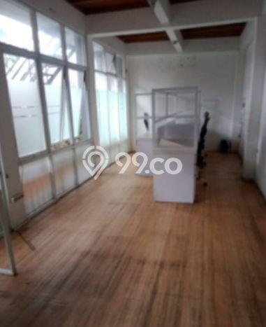 Disewakan! Rumah 6 Kamar Tidur &
3 Kamar Mandi di Riau, Bandung Disewakan! Rumah 6 Kamar Tidur &
3 Kamar Mandi di Riau, Bandung