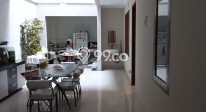 PRIME PROPERTY! Rumah di , 6 KM, Lingkungan Elite, Luas 140m2m² Bangunan 200m2m² PRIME PROPERTY! Rumah di , 6 KM, Lingkungan Elite, Luas 140m2m² Bangunan 200m2m²