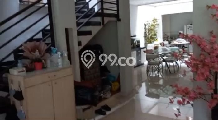 PRIME PROPERTY! Rumah di , 6 KM, Lingkungan Elite, Luas 140m2m² Bangunan 200m2m² PRIME PROPERTY! Rumah di , 6 KM, Lingkungan Elite, Luas 140m2m² Bangunan 200m2m²