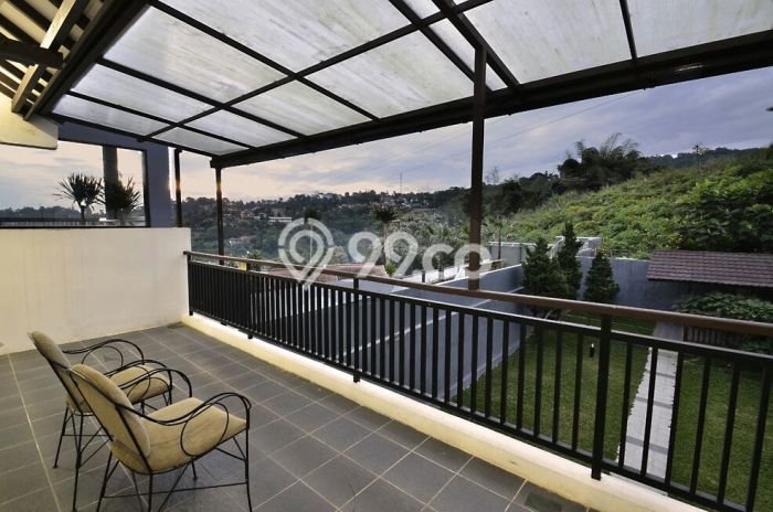 Rumah Nyaman area Dago Pakar, 6 KT, Lingkungan Strategis, LT 440m² Bangunan 300m² Rumah Nyaman area Dago Pakar, 6 KT, Lingkungan Strategis, LT 440m² Bangunan 300m²