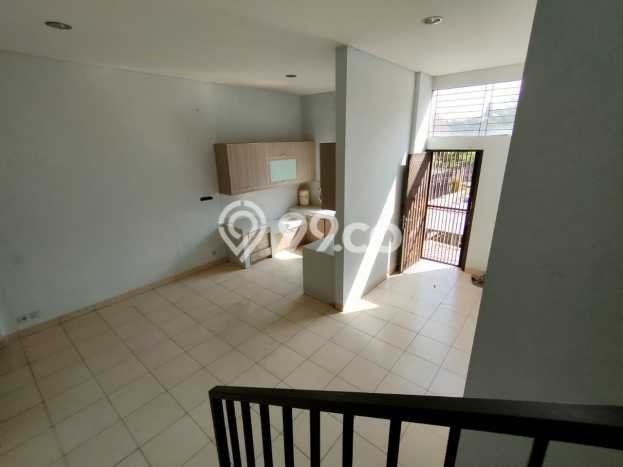 SPECIAL OFFER! Rumah area Cipedes, 4 KM, Area Asri, LT 220m² LB 300m² SPECIAL OFFER! Rumah area Cipedes, 4 KM, Area Asri, LT 220m² LB 300m²