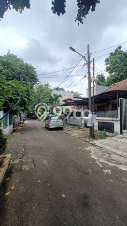 Rumah Elit Modern Tanpa Renovasi di Puri Indah Jakarta Barat Rumah Elit Modern Tanpa Renovasi di Puri Indah Jakarta Barat