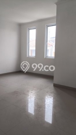 Hunian Mewah LB 180m2 Siap Pakai Desain Elegan di Jelambar, Jakarta Barat Hunian Mewah LB 180m2 Siap Pakai Desain Elegan di Jelambar, Jakarta Barat