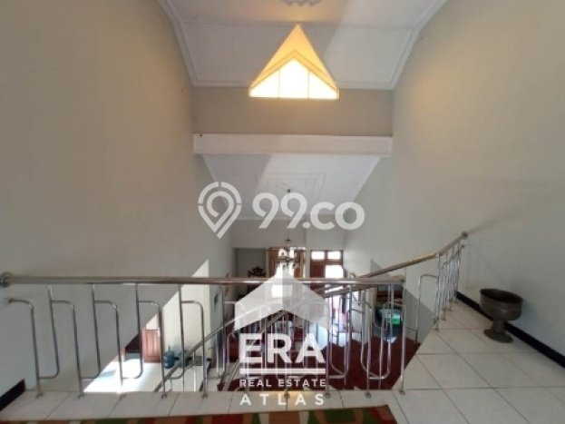 Rumah Elit LB 300m2 Siap Pakai Desain Elegan di Manyaran, Semarang Rumah Elit LB 300m2 Siap Pakai Desain Elegan di Manyaran, Semarang
