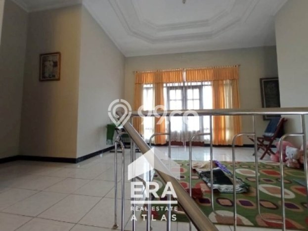 Rumah Elit LB 300m2 Siap Pakai Desain Elegan di Manyaran, Semarang Rumah Elit LB 300m2 Siap Pakai Desain Elegan di Manyaran, Semarang