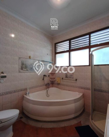Rumah Elit LB 470m2 Siap Huni Desain Elegan di Kemang, Jakarta Selatan Rumah Elit LB 470m2 Siap Huni Desain Elegan di Kemang, Jakarta Selatan
