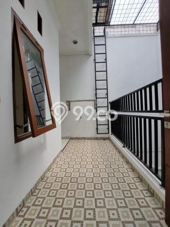 Hunian Mewah LB 200m2 Siap Pakai Desain Elegan di Pondok Kelapa, Jakarta Timur Hunian Mewah LB 200m2 Siap Pakai Desain Elegan di Pondok Kelapa, Jakarta Timur