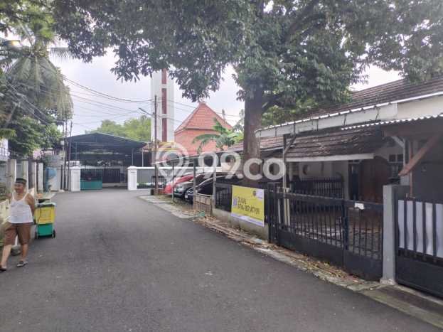 Rumah Elit Modern Tanpa Renovasi di Kemanggisan Jakarta Barat Rumah Elit Modern Tanpa Renovasi di Kemanggisan Jakarta Barat
