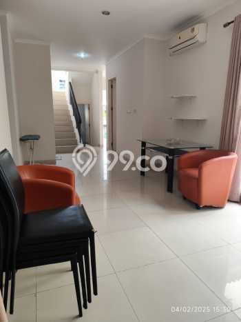 Jarang Ada! Rumah Sewa 4 Kamar Bagus Siap Huni Gading Serpong Jarang Ada! Rumah Sewa 4 Kamar Bagus Siap Huni Gading Serpong