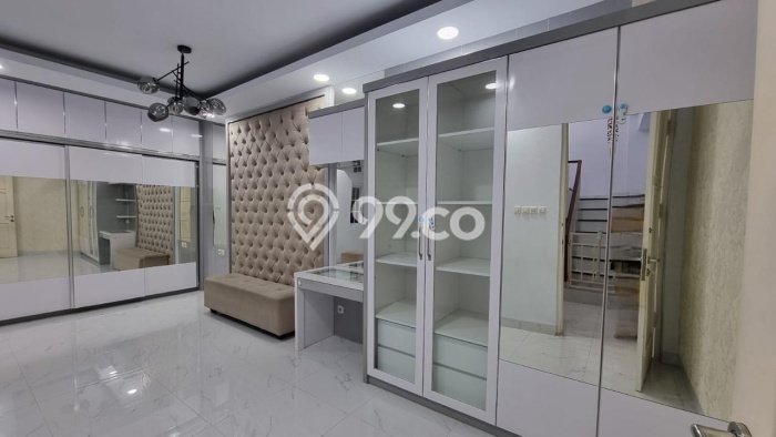 Hunian Elit LB 195m2 Siap Huni Desain Elegan di Gading Serpong, Tangerang Hunian Elit LB 195m2 Siap Huni Desain Elegan di Gading Serpong, Tangerang