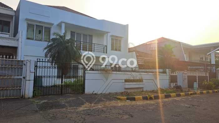 Di Jual Rumah Lama di Wilayah Kebon Jeruk, Harga Nego Di Jual Rumah Lama di Wilayah Kebon Jeruk, Harga Nego
