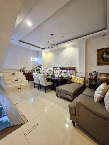 Ready to Use! Luxury House LT 197m2 Desain Modern di Duren Tiga Ready to Use! Luxury House LT 197m2 Desain Modern di Duren Tiga