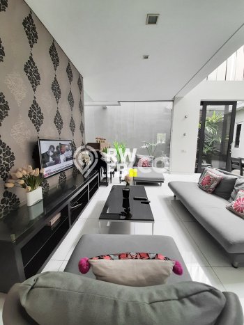 Rumah Elit LB 425m2 Siap Pakai Desain Elegan di Kemang, Jakarta Selatan Rumah Elit LB 425m2 Siap Pakai Desain Elegan di Kemang, Jakarta Selatan