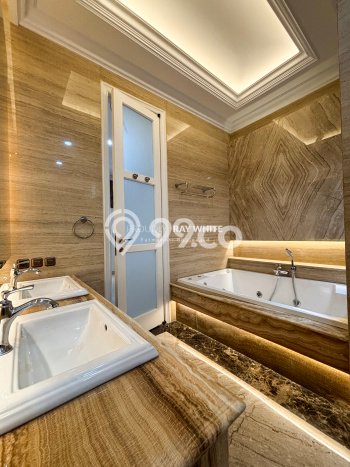 Jual Rumah Luas Elegan Dengan View Eksklusif di Pondok Indah, Jakarta Selatan Jual Rumah Luas Elegan Dengan View Eksklusif di Pondok Indah, Jakarta Selatan