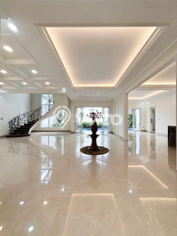 Jual Rumah Luas Elegan Dengan View Eksklusif di Pondok Indah, Jakarta Selatan Jual Rumah Luas Elegan Dengan View Eksklusif di Pondok Indah, Jakarta Selatan