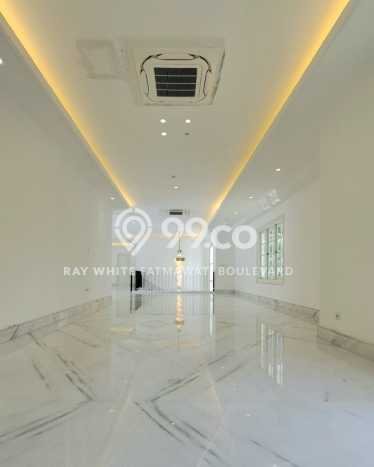 Hot Offer Hunian Mewah Ideal dan Luas di Menteng, Jakarta Pusat Hot Offer Hunian Mewah Ideal dan Luas di Menteng, Jakarta Pusat