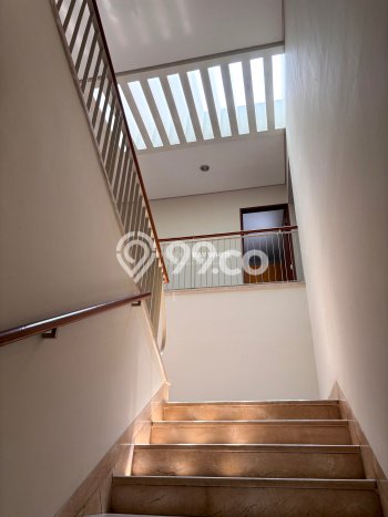 Disewakan Rumah Modern di Cilandak Harga Rp 1,2 Miliar/ Tahun Disewakan Rumah Modern di Cilandak Harga Rp 1,2 Miliar/ Tahun