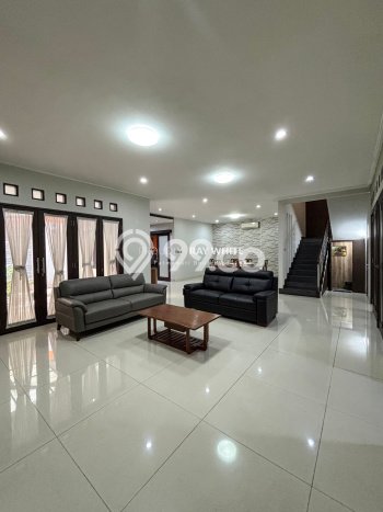 Disewakan Hunian Konsep Modern di Kebayoran Baru Jakarta Selatan dengan 4 KT Disewakan Hunian Konsep Modern di Kebayoran Baru Jakarta Selatan dengan 4 KT