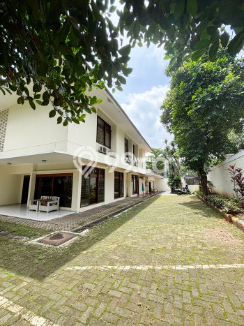 Hunian Minimalis dengan LT 1400m2 & LB 750m2 Dikontrakkan di Kemang Hunian Minimalis dengan LT 1400m2 & LB 750m2 Dikontrakkan di Kemang