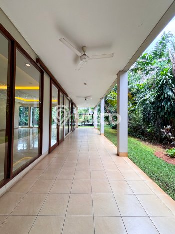 Disewakan Rumah Modern di Cilandak Harga Rp 1,2 Miliar/ Tahun Disewakan Rumah Modern di Cilandak Harga Rp 1,2 Miliar/ Tahun