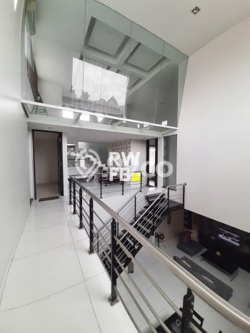 Rumah Elit LB 425m2 Siap Pakai Desain Elegan di Kemang, Jakarta Selatan Rumah Elit LB 425m2 Siap Pakai Desain Elegan di Kemang, Jakarta Selatan