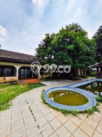 Rumah Luxury Modern Tanpa Renovasi di Pejaten Jakarta Selatan Rumah Luxury Modern Tanpa Renovasi di Pejaten Jakarta Selatan