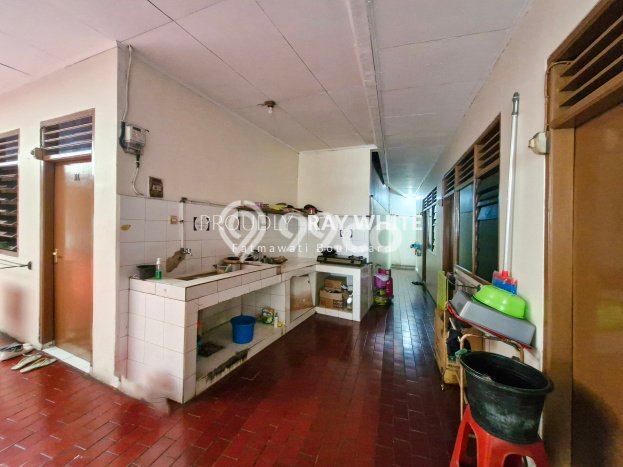 Kost Dijual di Kuningan dengan 41 KT dan Luas 700m2 Kost Dijual di Kuningan dengan 41 KT dan Luas 700m2