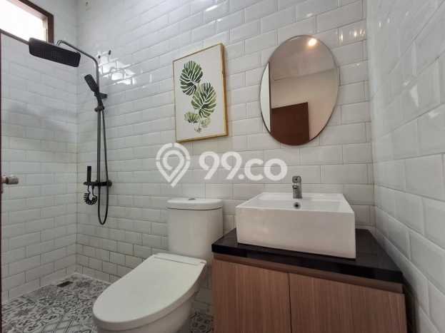 Rumah Mewah LB 160m2 Siap Huni Desain Elegan di Ciganjur, Jakarta Selatan Rumah Mewah LB 160m2 Siap Huni Desain Elegan di Ciganjur, Jakarta Selatan