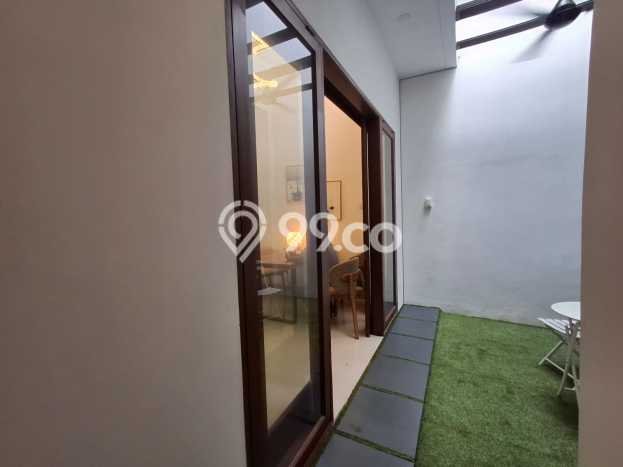 Rumah Mewah LB 160m2 Siap Huni Desain Elegan di Ciganjur, Jakarta Selatan Rumah Mewah LB 160m2 Siap Huni Desain Elegan di Ciganjur, Jakarta Selatan