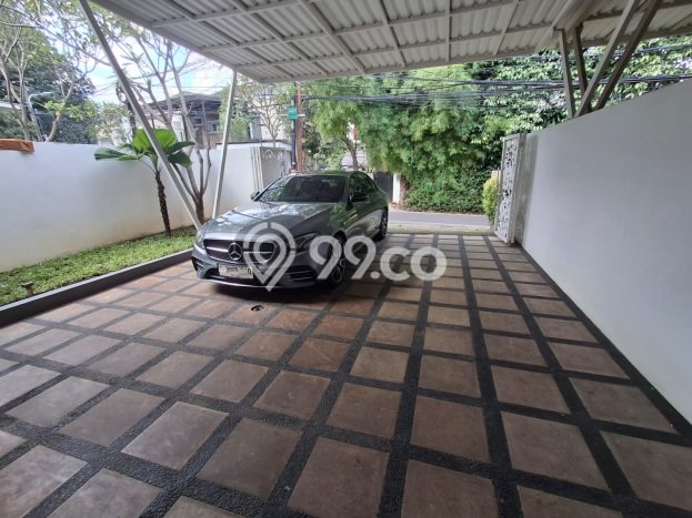 Rumah Mewah LB 160m2 Siap Huni Desain Elegan di Ciganjur, Jakarta Selatan Rumah Mewah LB 160m2 Siap Huni Desain Elegan di Ciganjur, Jakarta Selatan