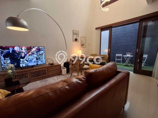 Rumah Mewah LB 160m2 Siap Huni Desain Elegan di Ciganjur, Jakarta Selatan Rumah Mewah LB 160m2 Siap Huni Desain Elegan di Ciganjur, Jakarta Selatan